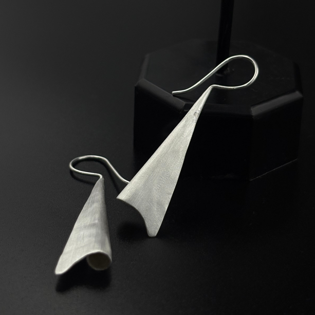 Silver Bell Curve Earrings | 925 Silver