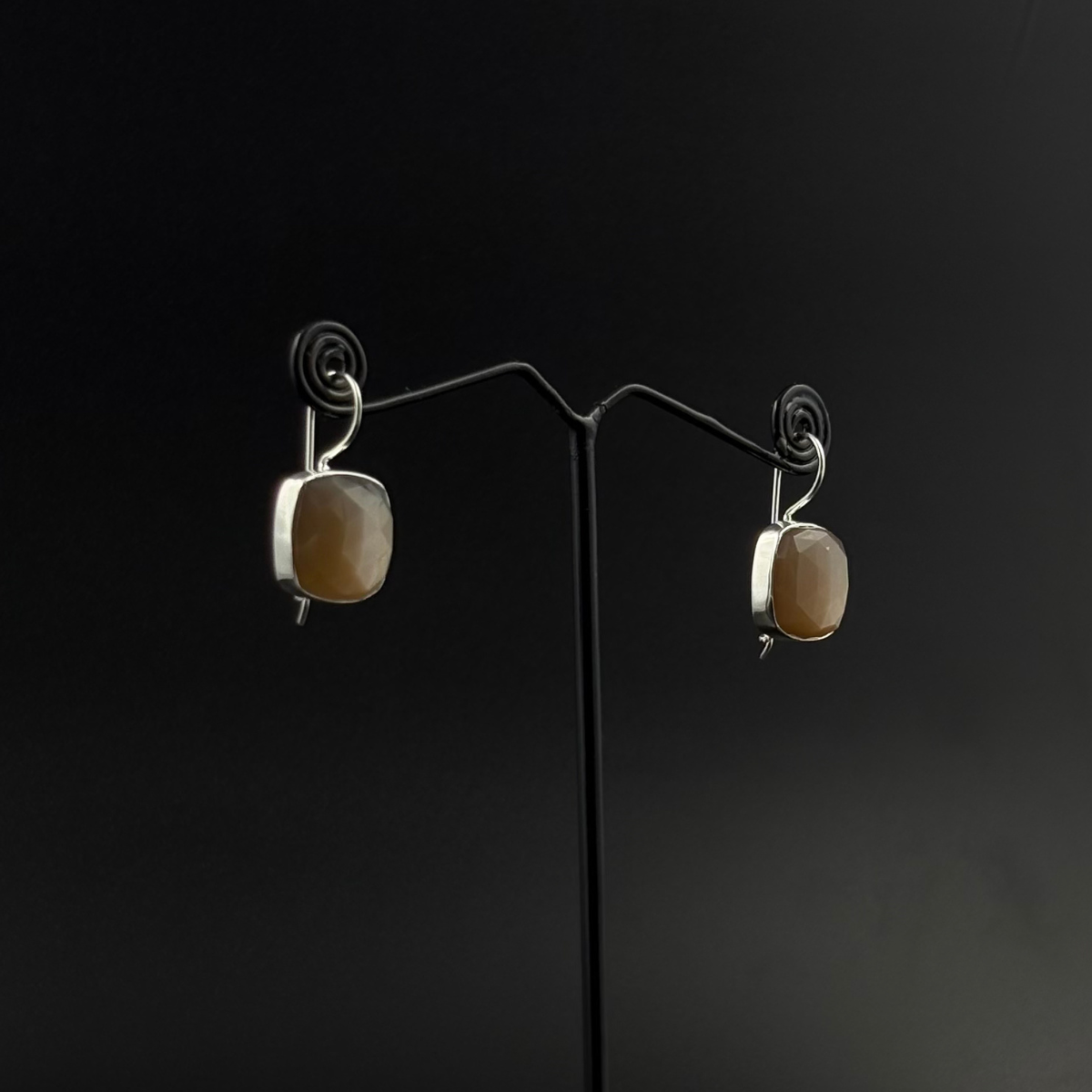 Pech Stone Cushion Drop Earrings | 925 Silver