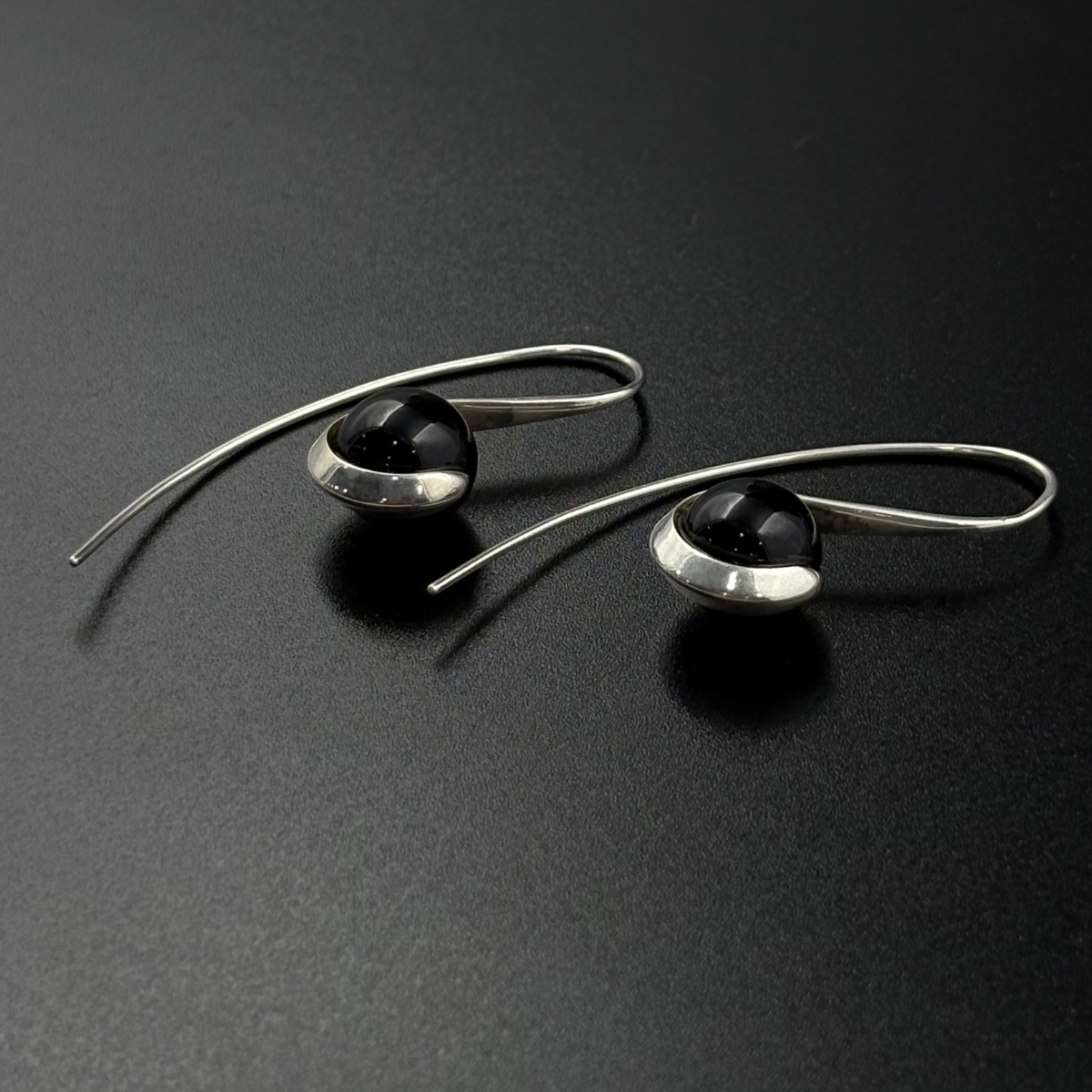 Silver Curve Drop Earrings – Midnight Black | 925 Silver