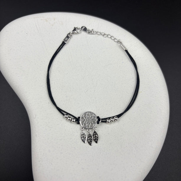 Leaf Charm Black Bracelet | 925 Silver