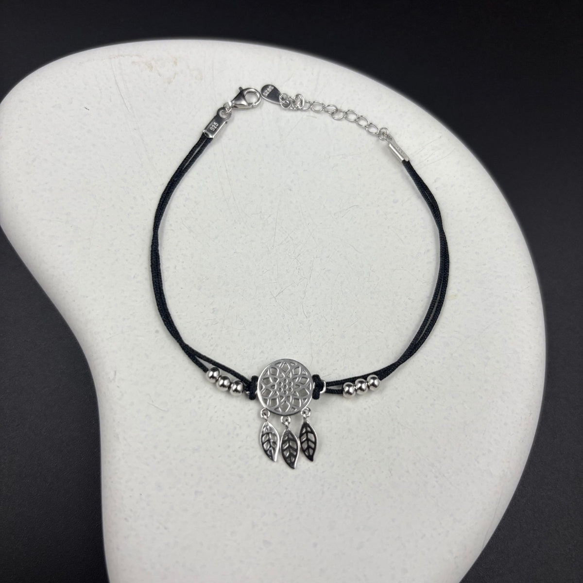 Leaf Charm Black Bracelet | 925 Silver