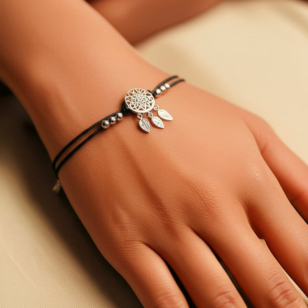 Leaf Charm Black Bracelet | 925 Silver