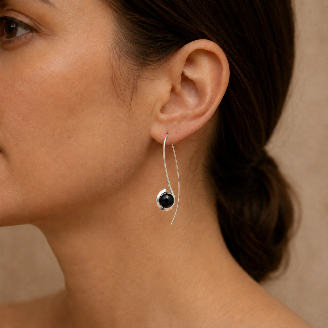 Silver Curve Drop Earrings – Midnight Black | 925 Silver