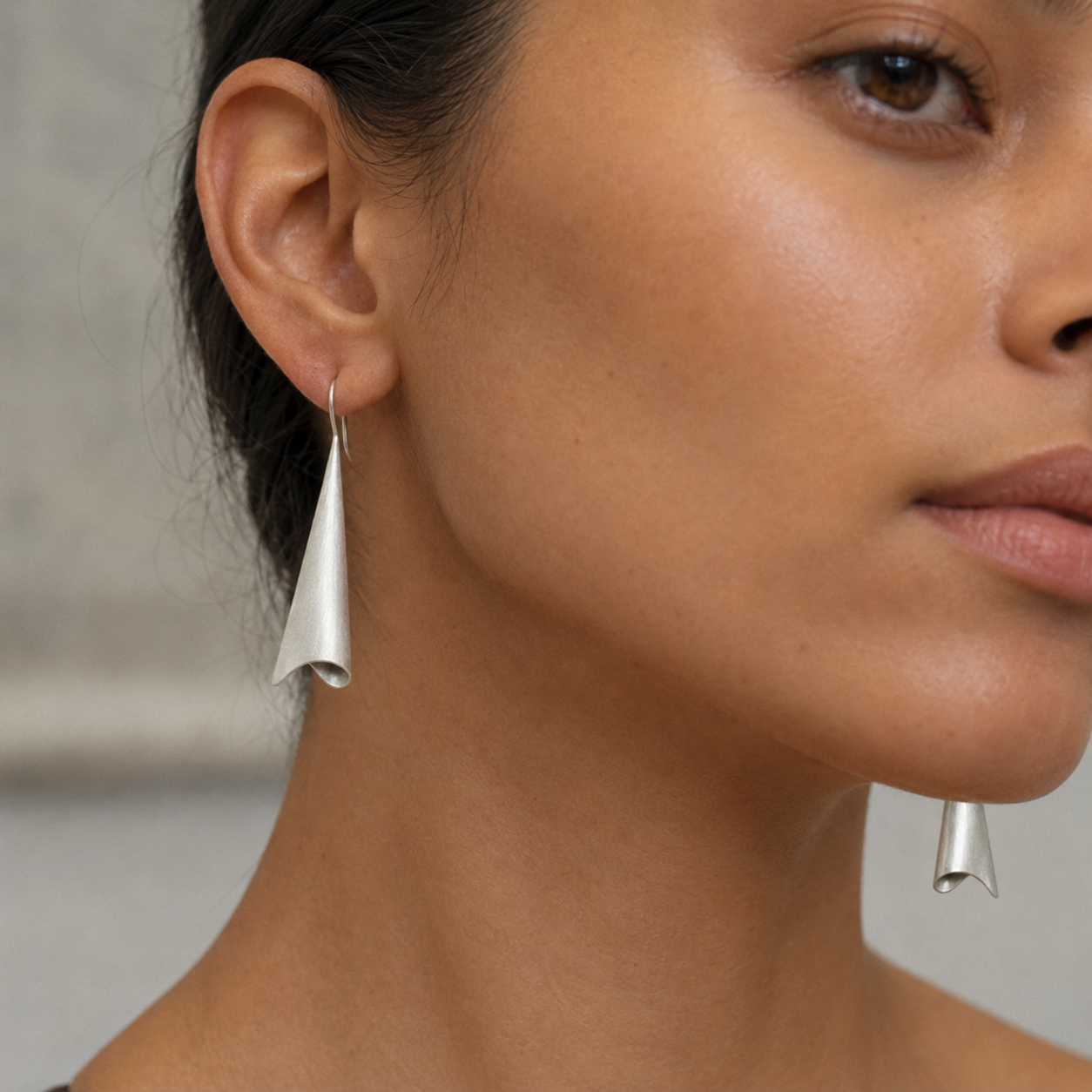 Silver Bell Curve Earrings | 925 Silver