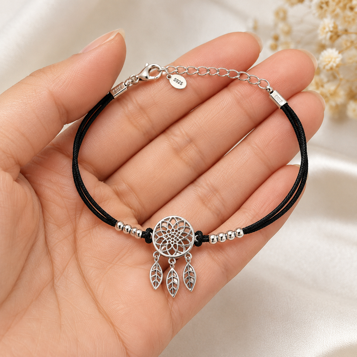 Leaf Charm Black Bracelet | 925 Silver